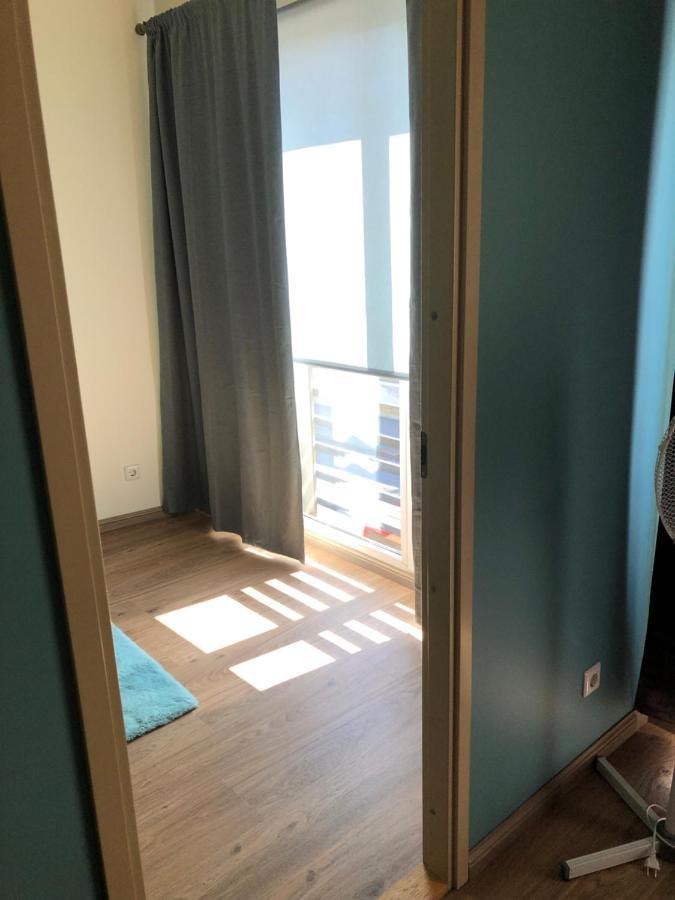 Kalevite Kodu 2-Toaline Apartment! Kuressaare Buitenkant foto