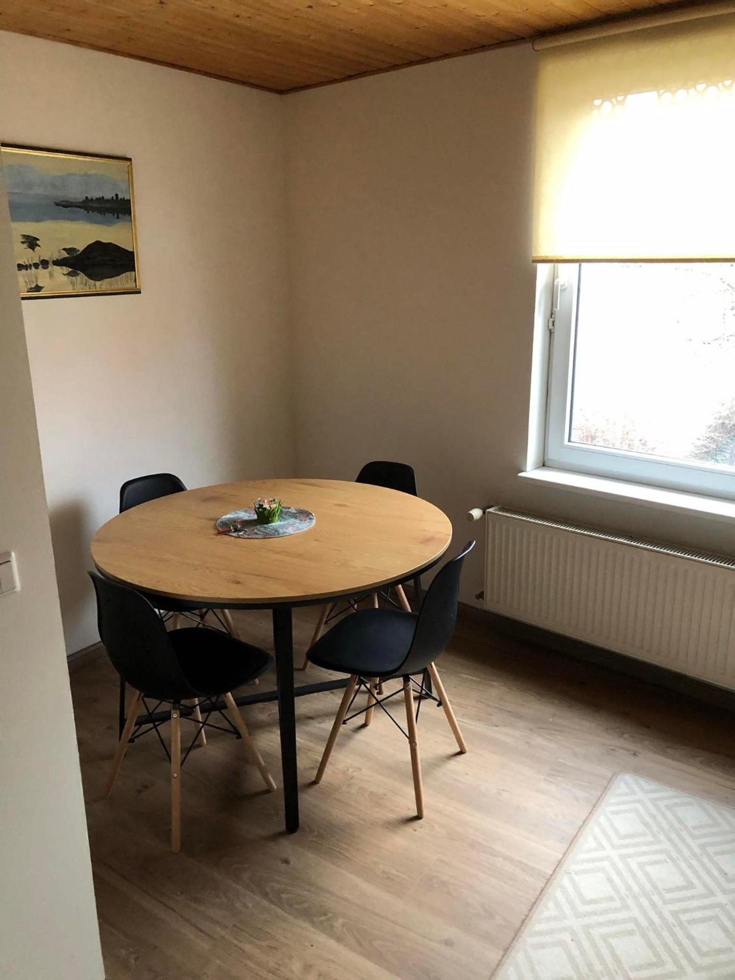 Kalevite Kodu 2-Toaline Apartment! Kuressaare Buitenkant foto